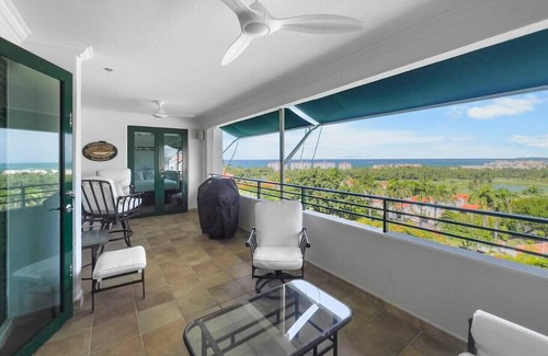 Guzman Abajo Apartamento | Sunny Rio Mar Escape W/Balcony, Beach & Pool