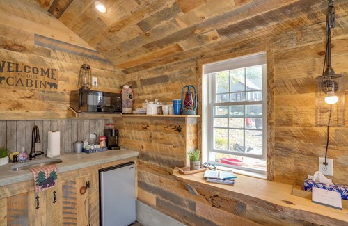 Averill Park Apartamento | Dock & Lake Access: Studio 14 Mi to Dtwn Albany!