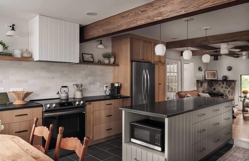 Fishers Hill Cabina | New: Luxury Retreat w/Hot Tub, Grill, Fire Pit, & More on Shenandoah River