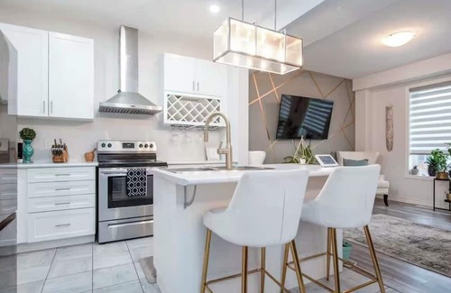 Woodstock Casa | Comfy 3bed Woodstock Escape Upper Level home with 2nd floor Living Room,AC +more