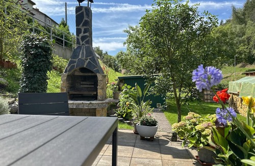 Schleusegrund Casa | Holiday home with balcony & garden Thuringia