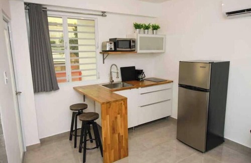 Carcel Apartamento | 2.3 Cozy Urban Loft w/ balcony near city center