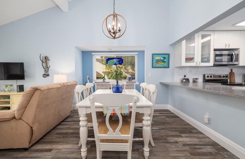 New Smyrna Beach Casa | 2 bedroom, Updated Townhome, in Golf Course neighborhood Sugar Mill