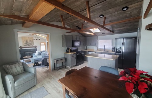 Turtle Lake Cabina | Welcoming & updated Lakefront cabin with AC in Turtle Lake - 2 bedrooms