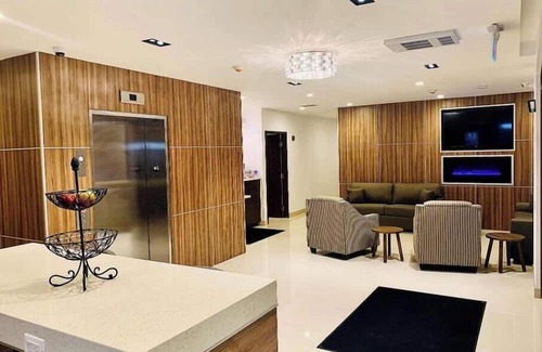 Northeast Mississauga Apartamento | Hotel Chandni Victoria -King Room