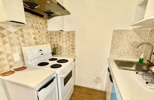 Maple Ridge Apartamento | Entire Private Guest Suite, 2 parking spaces