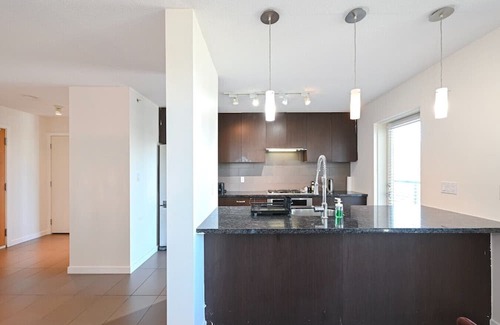 Coquitlam Apartamento | Entire Private Condo Unit, 1 parking space