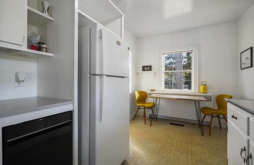 Locustville Casa | 3BR Farmhouse w/Porch, Fire Pit, Horseshoe Pit