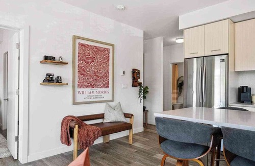 Whyte ave Condominio | Private patio stay near Whyte Ave, UofA Hospital, and West Edmonton Mall