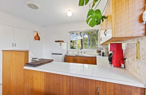 Mossy Point Casa | A classic beach house with waterfront access and a 5min walk to the beach