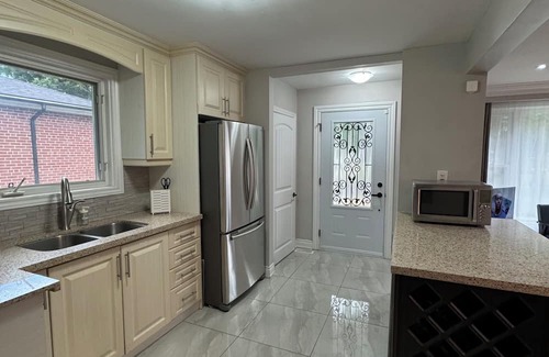 Woburn Casa | City Comfort Meets Nature – Walk to Lake & Trails