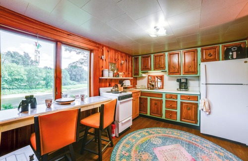 Susquehanna Cabina | Susquehanna River Cabin: Hike, Hunt & Fish!
