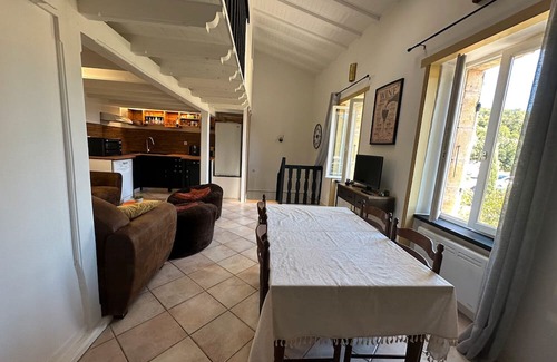 Saint-Capraise-de-Lalinde Casa | Apartment 'Capraisien' with Shared Garden and Wi-Fi