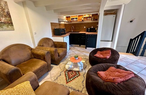 Saint-Capraise-de-Lalinde Casa | Apartment 'Capraisien' with Shared Garden and Wi-Fi