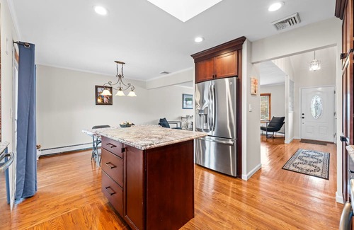 Plainedge Casa | Ryder Cup 5 mins away! 3 bed 3 bath house w. hot tub in Bethpage