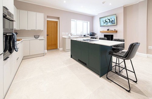 Cefn-mawr Casa | Tŷ Haul (Sun House) is not your typical holiday let.