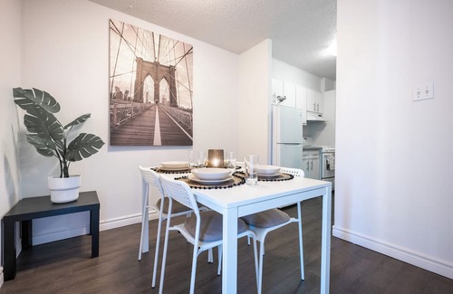 Latin Quarter Apartamento | Cozy 1BR Downtown Montreal | Sofa Sleeps 2 | Prime Location