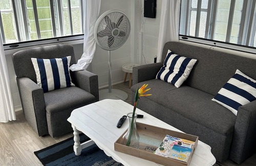 Springfield Casa | Charming 2-bedroom house in delightful Saint Joseph with AC bedrooms only