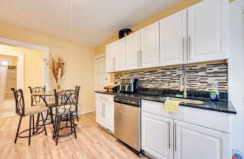 Hartford Condominio | Convenient Hartford Condo < 2 Mi to Dtwn!