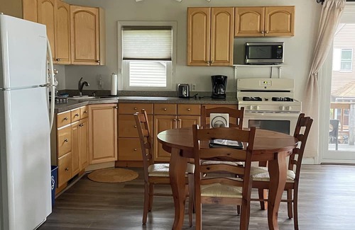 Alton Bay Cabaña | Charming 1 bedroom Lakefront Cottage