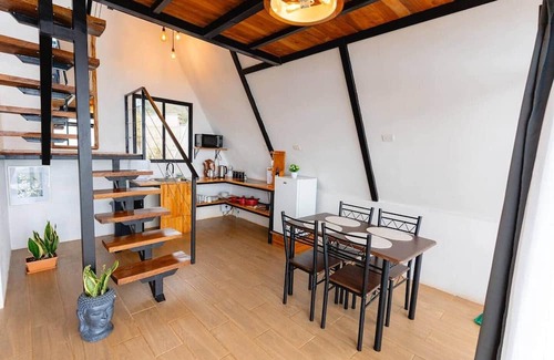 Sierra Chalet De Esquí | A-Frame House - Monteverde