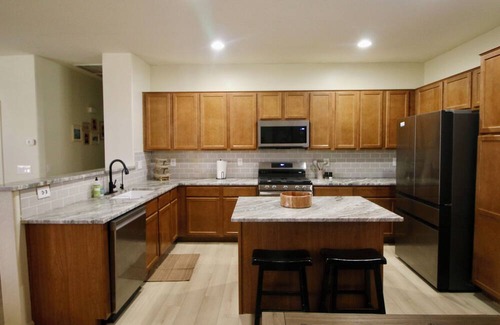 Waddell Casa | Charming 3-bedroom house with office, pool and gym in beautiful Waddell