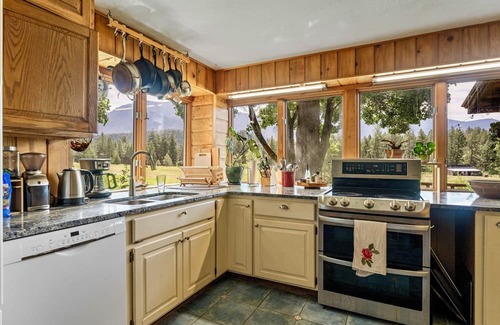 Arlee Casa | A serene, rustic farmhouse nestled on the banks of the Jocko River. Perfect for nature lovers, this cozy getaway offers peace, privacy, and stunning outdoor spaces to immerse yourself in the beauty of Montana.