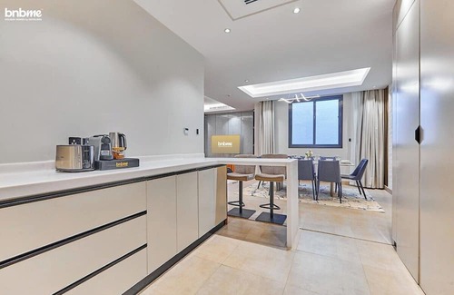 Riyadh Apartamento | bnbme | Stylish Apartment | 12 Min to KAFD