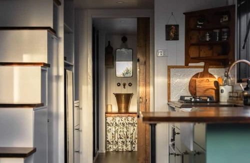 Castletown Casa | Folktales Rest - Unique Stay