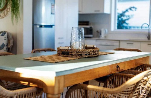 Central Coast Casa | Lakeside Lodge Toukley: A 3-Bedroom Home with Stunning Water Views