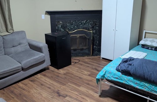 Courtice Casa | 1 bed shared in a house, have 2 single bedroom