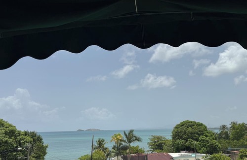 Naguabo Apartamento | Hermoso apartamento frente al Mar .