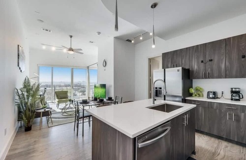 Cedars Apartamento | Modern Cityviews I Gym I Free Parking