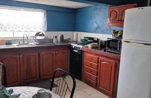 Calivigny Apartamento | Charming 2-bedroom apartment in Calivigny with AC