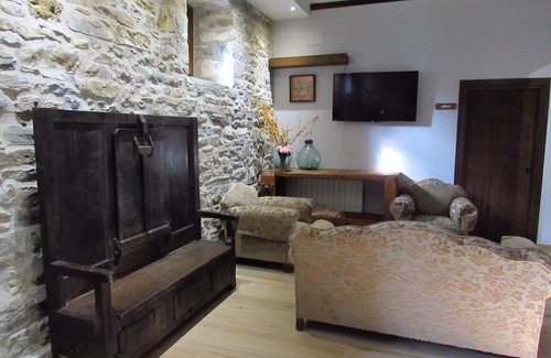 Zubiri Cabaña | Rest and nature in Zubiri, your rural refuge suitable for people with reduced mobility.