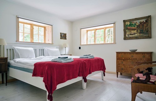 Mariefred Otro | Spectacular 6-bed house in beautiful manor park
