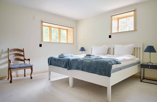 Mariefred Otro | Spectacular 6-bed house in beautiful manor park