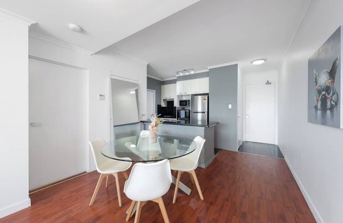 Ultimo Apartamento | Tranquil 2 BR Apt with Parking/Darling Harbour-10mins Walk
