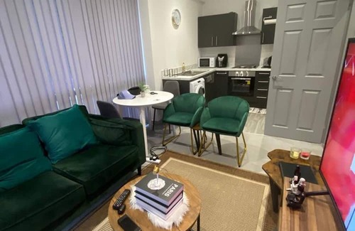 Brierley Hill Apartamento | Home Away From Home1