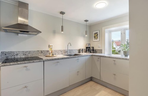 Arendal Casa | House with 4 Bedrooms – Near Arendal City with Private Parking for 1 car
