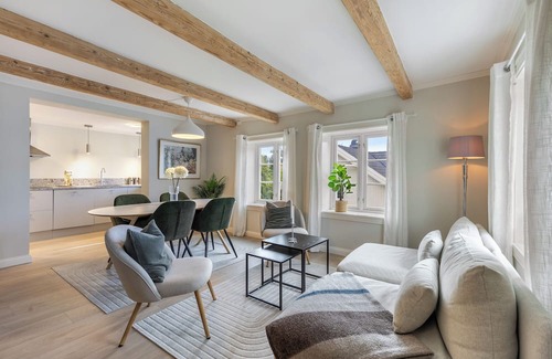 Arendal Casa | House with 4 Bedrooms – Near Arendal City with Private Parking for 1 car