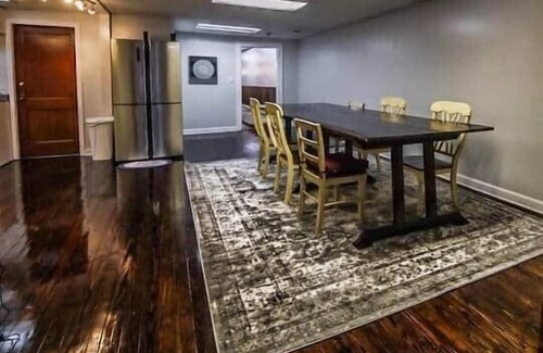 Fourmile Apartamento | Historic Charm: 5 Star Comfort
