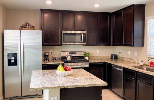 Tuscano Casa | Spacious 4BR Retreat Near Cardinal State Farm Stadium & Westgate