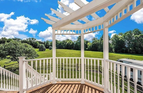 Dayton Casa | Luxury Family Group House near DC/Frederick/Baltimore w/Theatre, Game Room &Gym