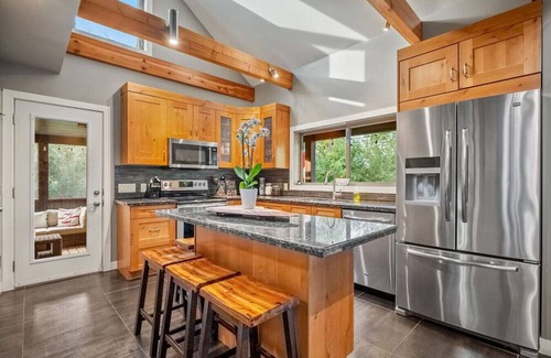 East Kootenay Apartamento | The Reef | Hot Tub | Movie Theatre | Beach Access
