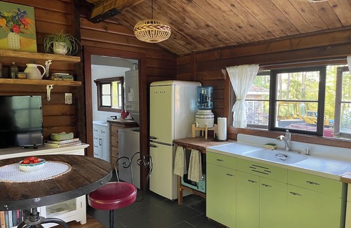 Regional District of Nanaimo Cabina | nQuite, tranquil forest retreat