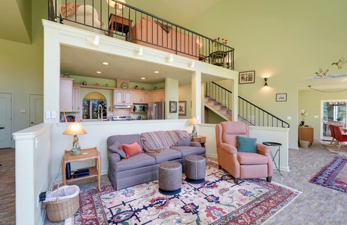 Marcola Casa | Prime McKenzie River Gem: Sunroom + Views!