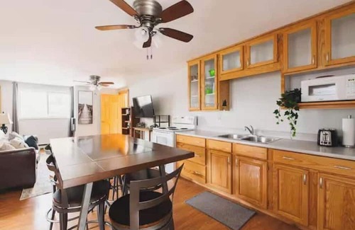 Lambton Shores Cabaña | Relax and Unwind at Hideaway Cottages #2