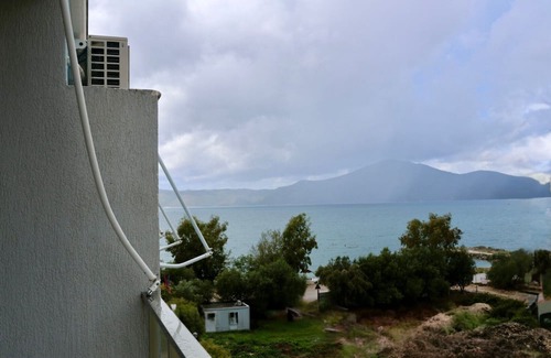 Radhime Apartamento | Cozy Beachfront Apartment in Radhime – Perfect for Families