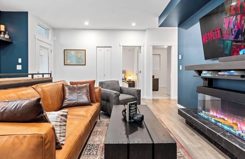 Burke Mountain Condominio | 2 Bedroom Suite with Oled TV